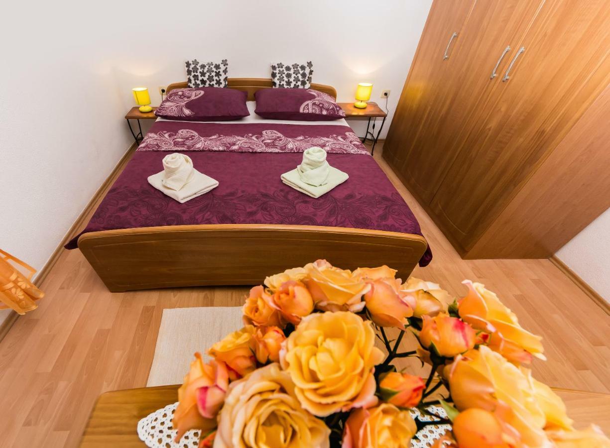 Apartment Leut With Spacious Terrace And Sea View Слатине Экстерьер фото